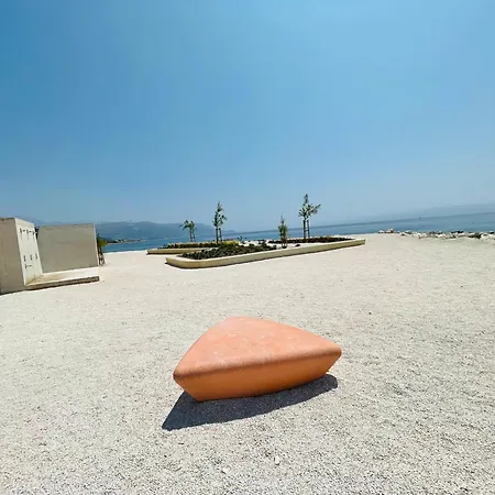 Apartmens And Madunic V בית הארחה 3*