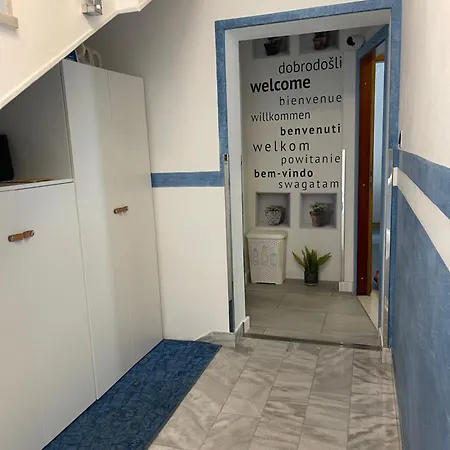 Apartmens And Madunic V בית הארחה