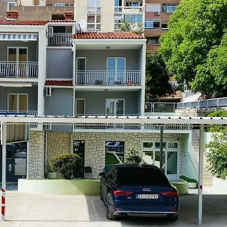 Apartmens And Madunic V 3* Spalato