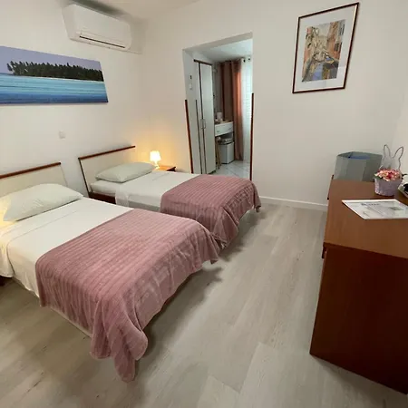 Apartmens And Madunic V Affittacamere Spalato